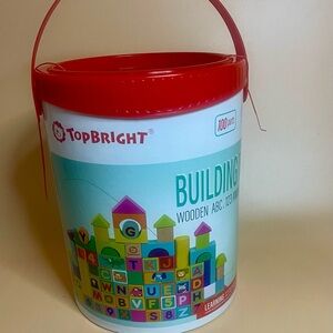 TOP RIGHT 100 PIECE WOODEN BUILDING BLOCKS